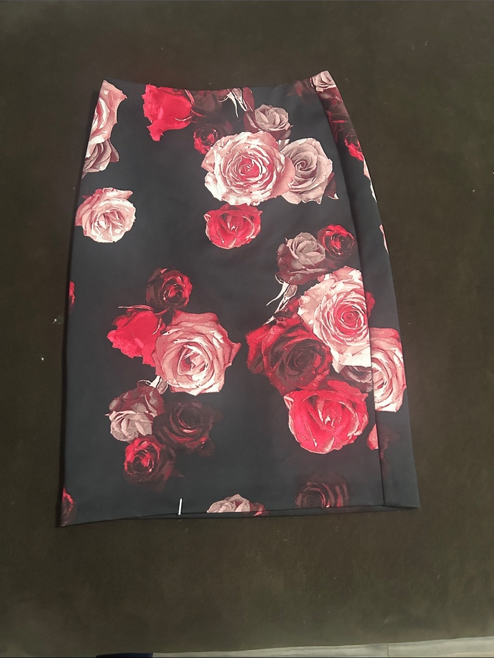 White House Black Market Rose Print Pencil Skirt - Black & Red